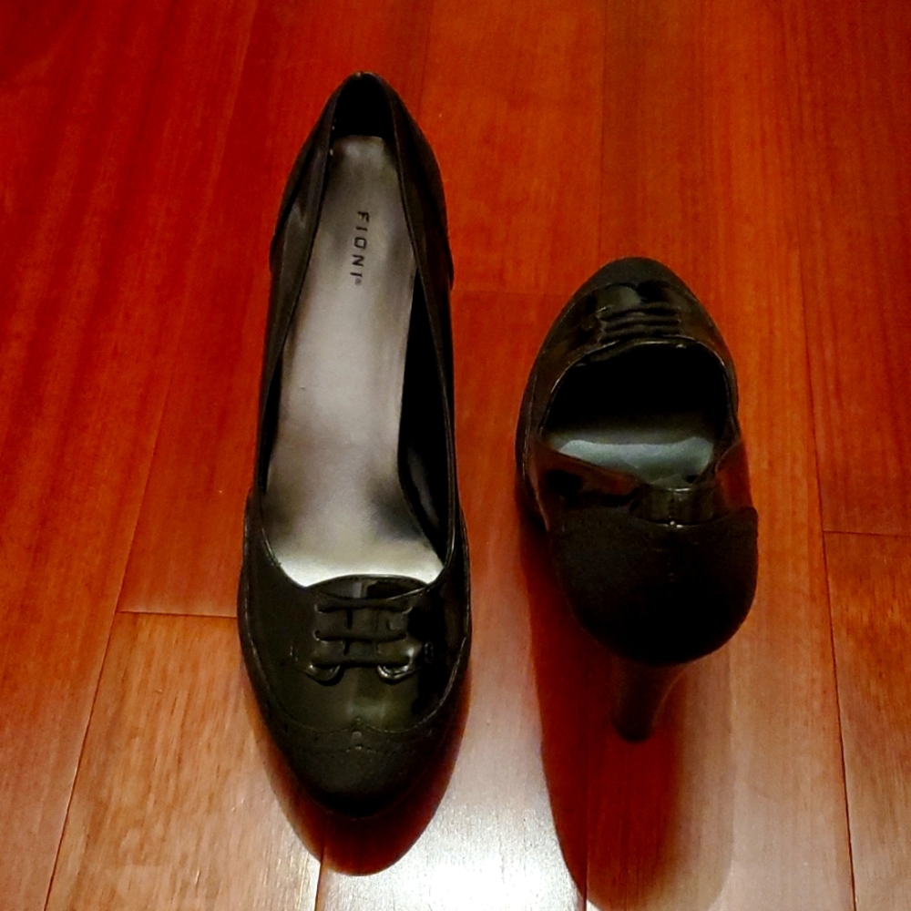 Black closed toe heel